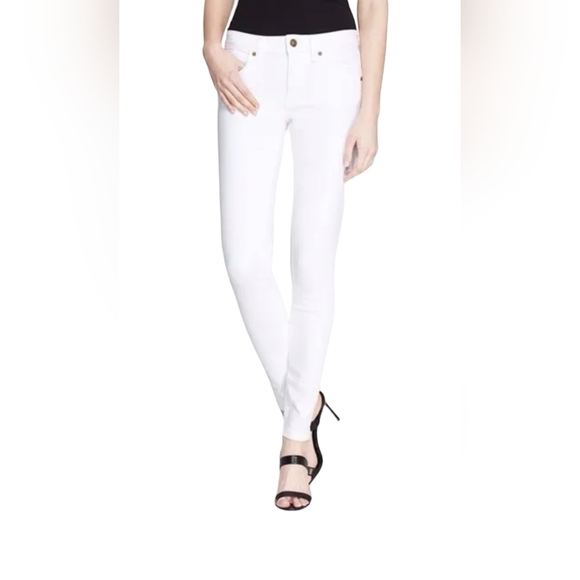 Burberry Brit Skinny leg Mid-rise Zip Closure five pockets white jeans. Size 28. - Picture 1 of 8